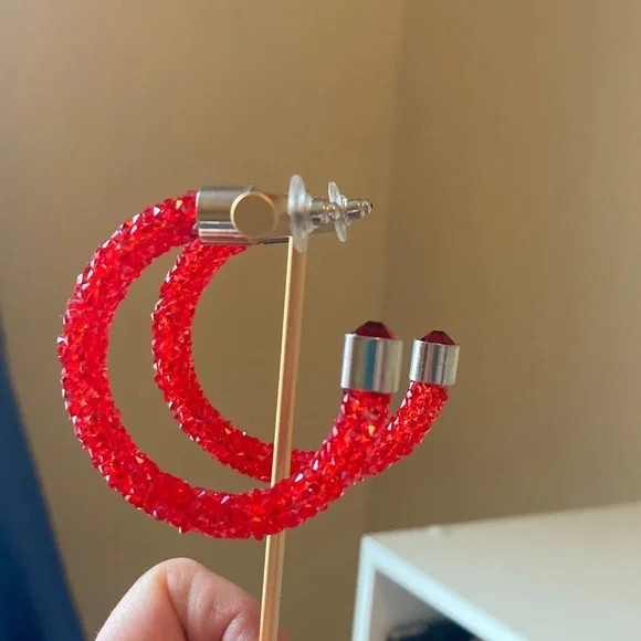 Red Crystal Textured Hoop Earrings - Picture 5 of 9
